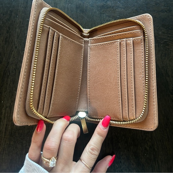 New without tags ~ MATT & NAT Zip-around Webber wallet Vintage Collection - Picture 6 of 13